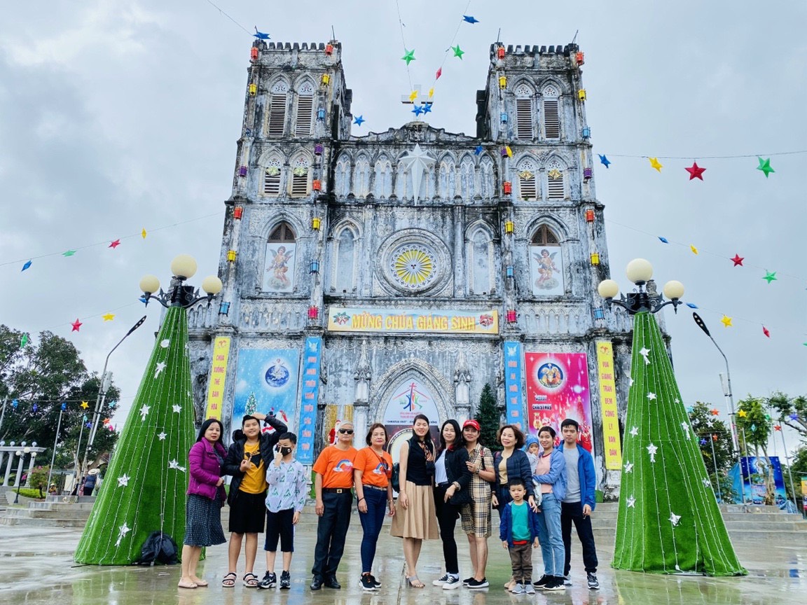 Tour Phú Yên – Hoa vàng trên cỏ xanh